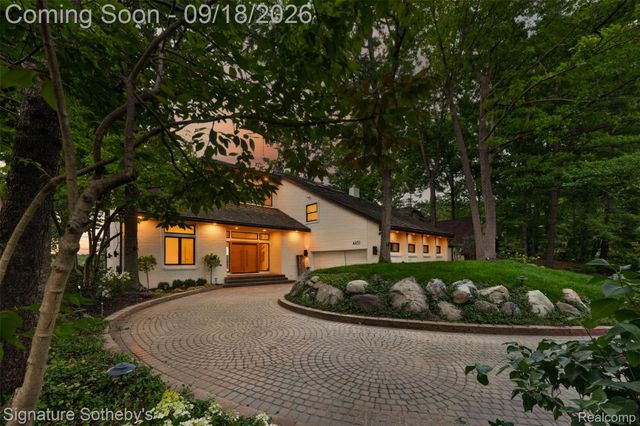 4451 Rolling Pine Drive, West Bloomfield Charter Township, MI 48323