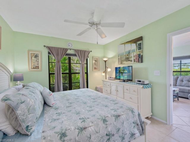 27 Greenbrier ST 109, Marco Island, FL 34145