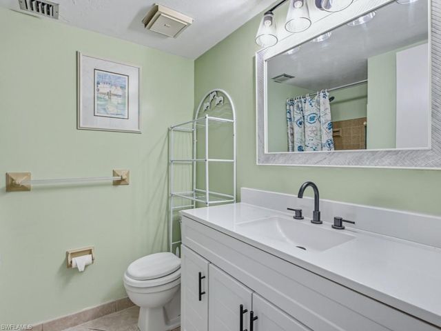 27 Greenbrier ST 109, Marco Island, FL 34145