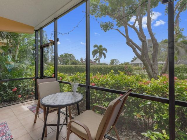 27 Greenbrier ST 109, Marco Island, FL 34145