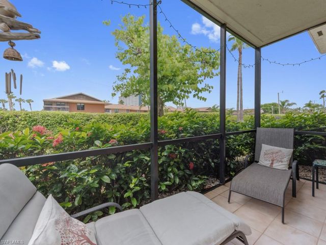 27 Greenbrier ST 109, Marco Island, FL 34145