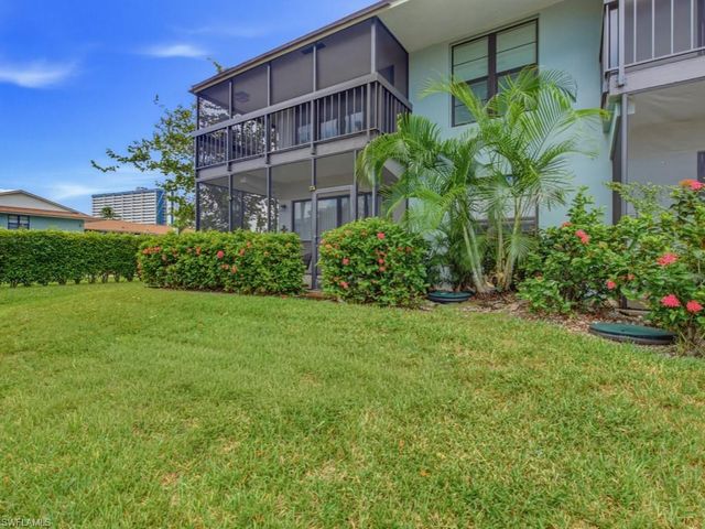 27 Greenbrier ST 109, Marco Island, FL 34145