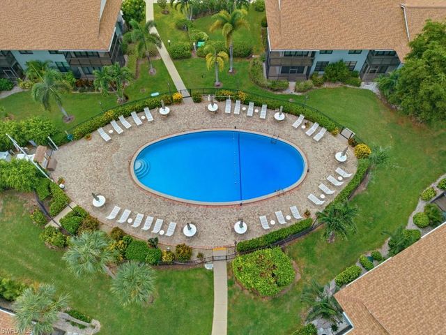 27 Greenbrier ST 109, Marco Island, FL 34145