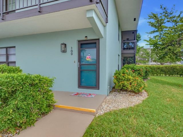 27 Greenbrier ST 109, Marco Island, FL 34145