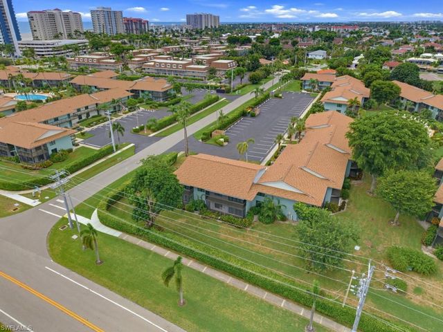 27 Greenbrier ST 109, Marco Island, FL 34145