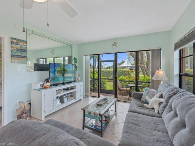 27 Greenbrier ST 109, Marco Island, FL 34145