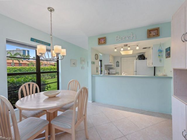 27 Greenbrier ST 109, Marco Island, FL 34145