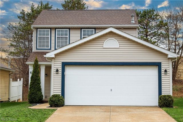 2146 Stonehenge Circle, Akron, OH 44319