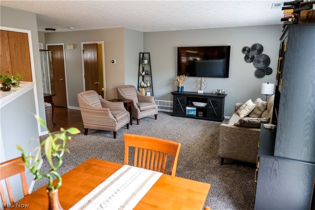 2146 Stonehenge Circle, Akron, OH 44319