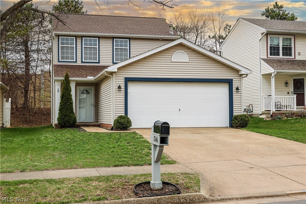 2146 Stonehenge Circle, Akron, OH 44319