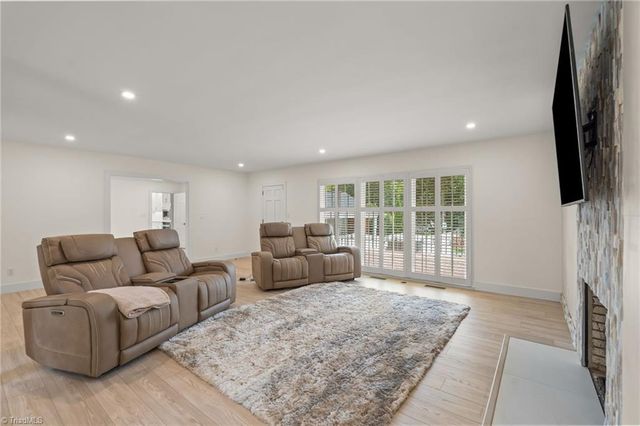 1001 Country Club Drive, High Point, NC 27262