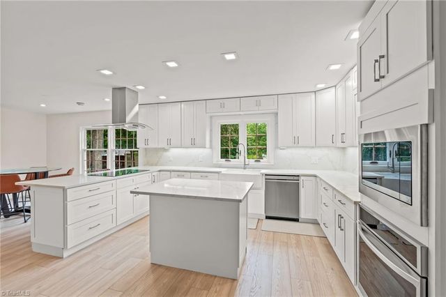 1001 Country Club Drive, High Point, NC 27262