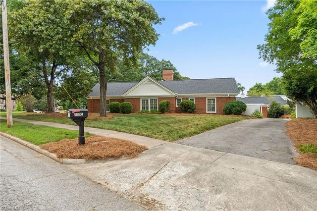 1001 Country Club Drive, High Point, NC 27262