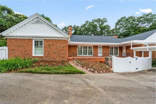 1001 Country Club Drive, High Point, NC 27262