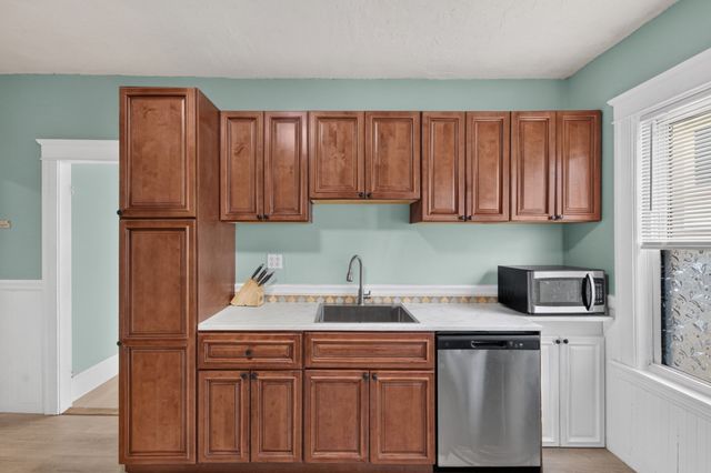 85 Granite St 1, Worcester, MA 01604