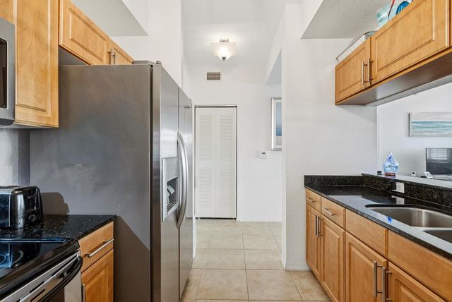 1064 N TAMIAMI TRAIL 1206, Sarasota, FL 34236