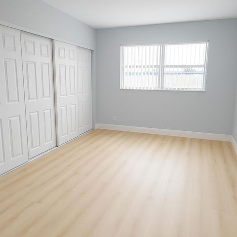 965 Manor Drive C-23, Palm Springs, FL 33461