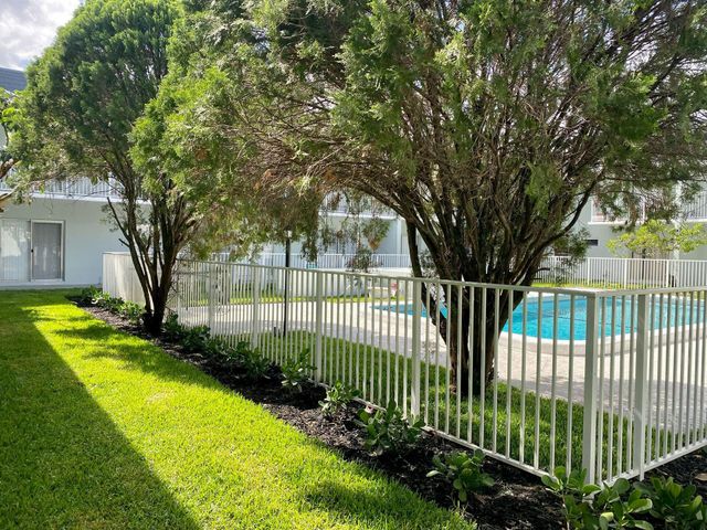 965 Manor Drive C-23, Palm Springs, FL 33461