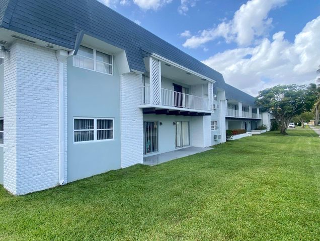 965 Manor Drive C-23, Palm Springs, FL 33461