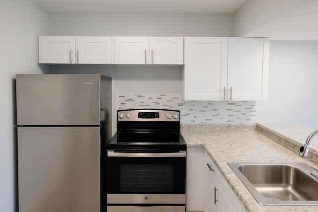 965 Manor Drive C-23, Palm Springs, FL 33461