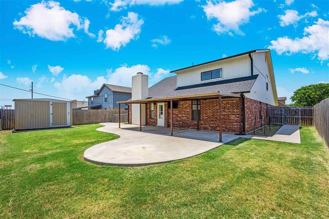 2103 NW Ashley Circle, Lawton, OK 73505