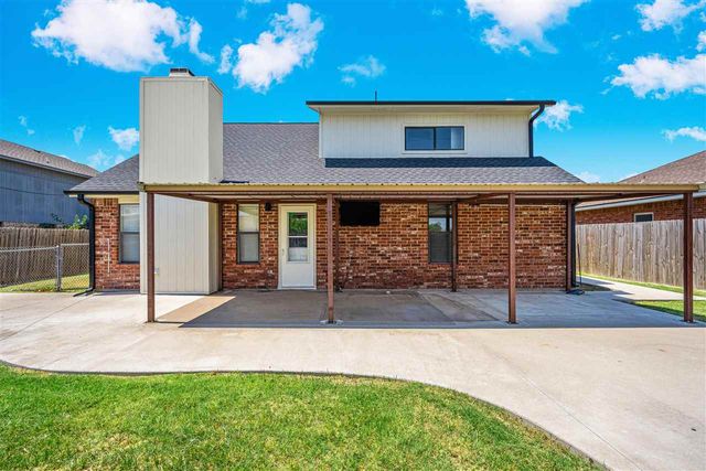 2103 NW Ashley Circle, Lawton, OK 73505