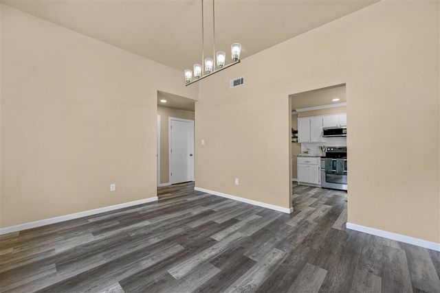 2103 NW Ashley Circle, Lawton, OK 73505