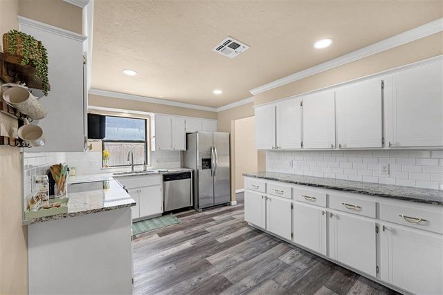 2103 NW Ashley Circle, Lawton, OK 73505