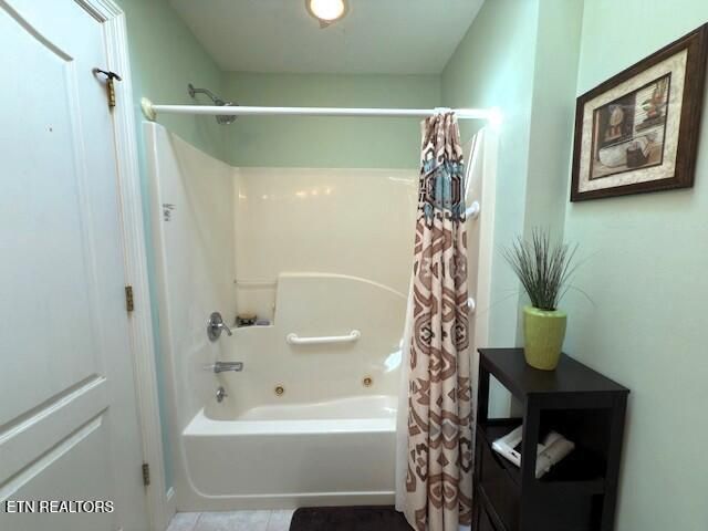 21 Rolling Green Court, Crossville, TN 38558