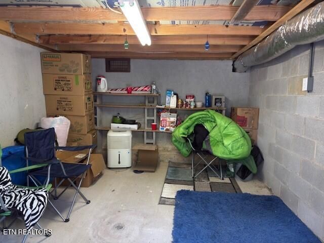 21 Rolling Green Court, Crossville, TN 38558