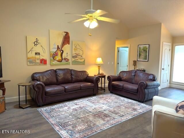 21 Rolling Green Court, Crossville, TN 38558