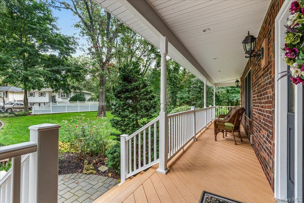 53 State Place, Huntington, NY 11743 — photo 2