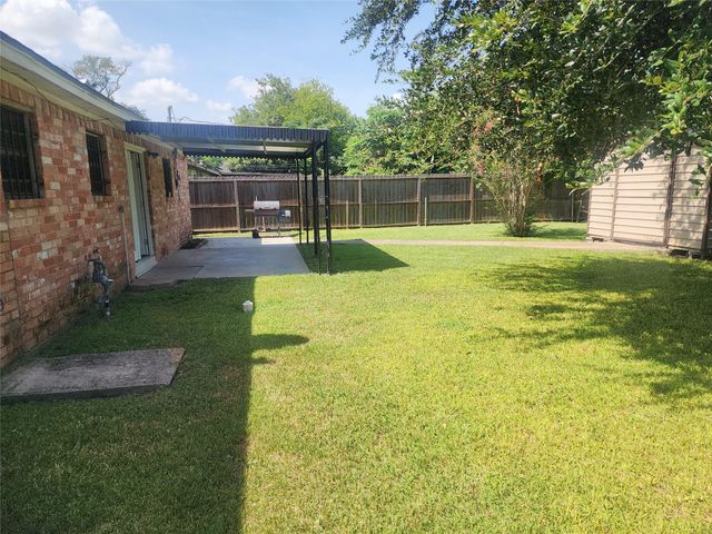 8159 Redfern Drive, Houston, TX 77033