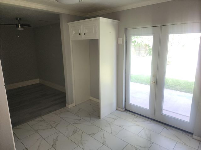 8159 Redfern Drive, Houston, TX 77033
