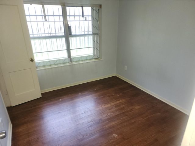 8159 Redfern Drive, Houston, TX 77033