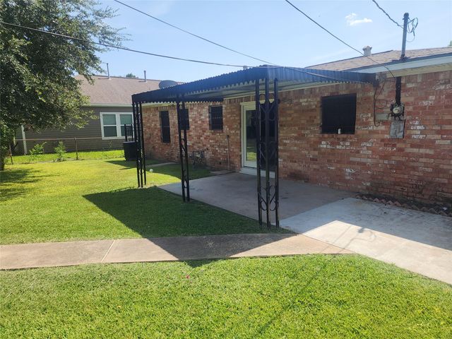 8159 Redfern Drive, Houston, TX 77033