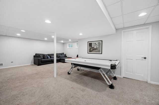 560 Boardman Circle, Bolingbrook, IL 60440
