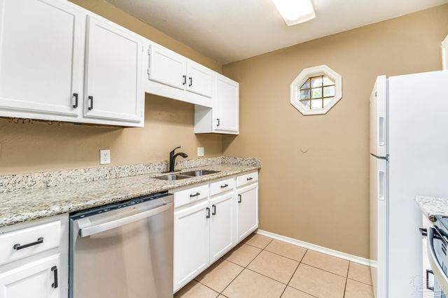 4554 Northpointe Pl, Pensacola, FL 32514