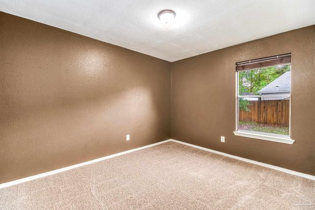 4554 Northpointe Pl, Pensacola, FL 32514