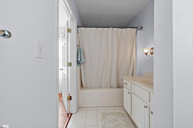 42 Stevenson Road, Taylors, SC 29687