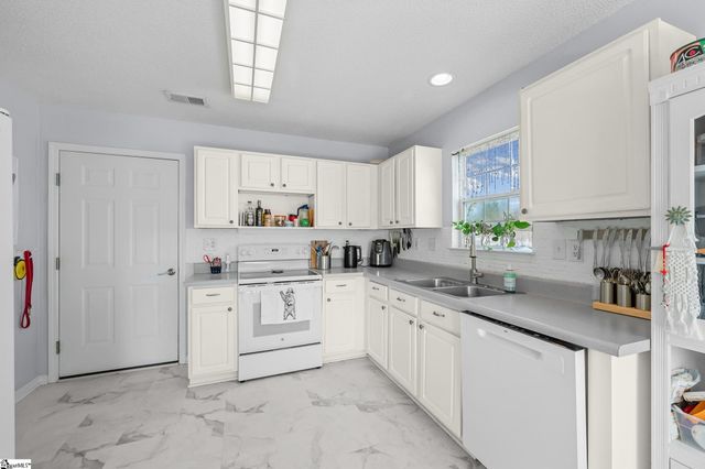 42 Stevenson Road, Taylors, SC 29687