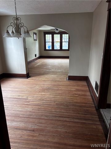 46 Kirkwood Drive Lower, West Seneca, NY 14224