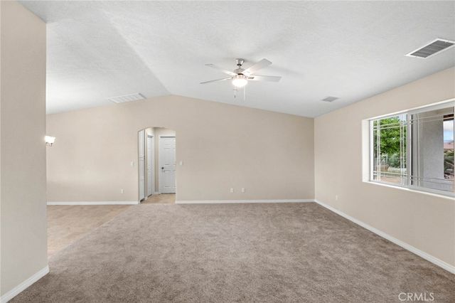 15056 Coalinga, Victorville, CA 92392