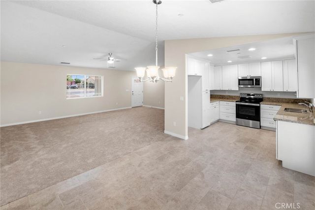 15056 Coalinga, Victorville, CA 92392