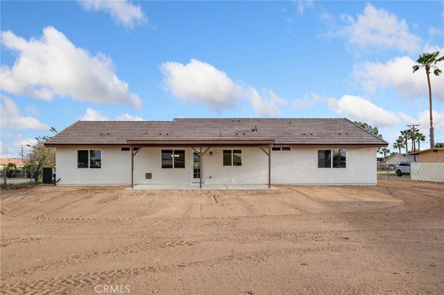 15056 Coalinga, Victorville, CA 92392