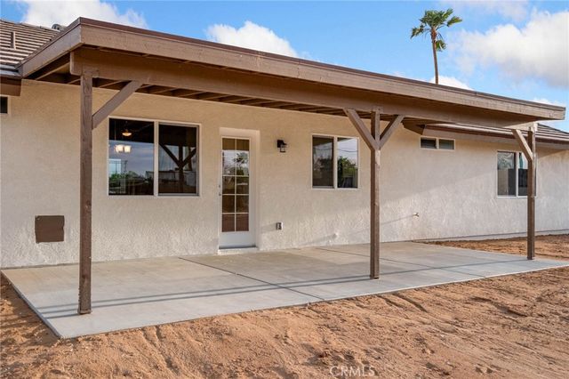 15056 Coalinga, Victorville, CA 92392