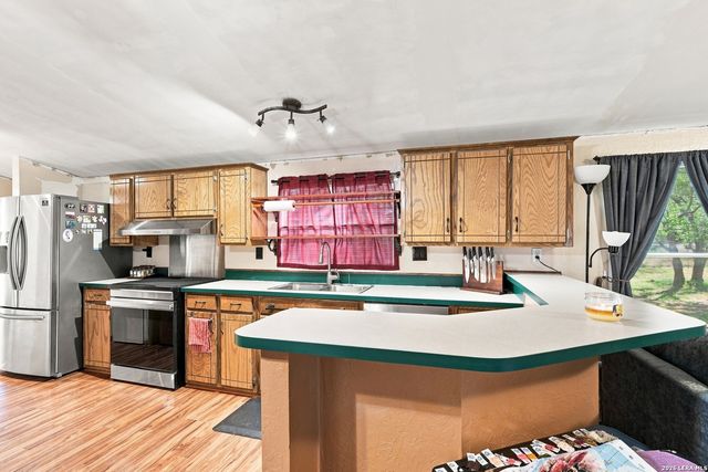360 BRANDON WAY, Poteet, TX 78065