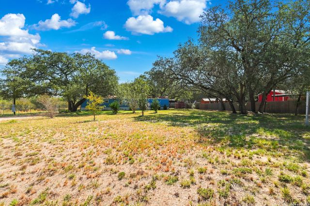 360 BRANDON WAY, Poteet, TX 78065