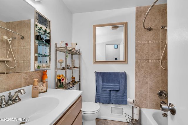 203 Freehold Road, Jackson, NJ 08527