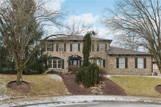 102 Rockwood Dr, Oakdale, PA 15071